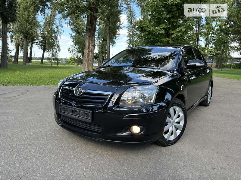 Седан Toyota Avensis 2008 в Києві