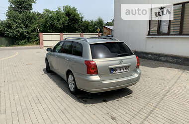 Універсал Toyota Avensis 2005 в Хусті