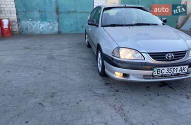 Седан Toyota Avensis 2002 в Львове