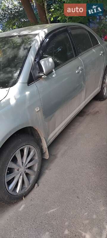 Седан Toyota Avensis 2003 в Николаеве