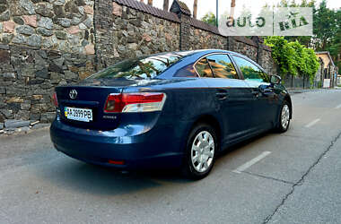 Седан Toyota Avensis 2011 в Киеве