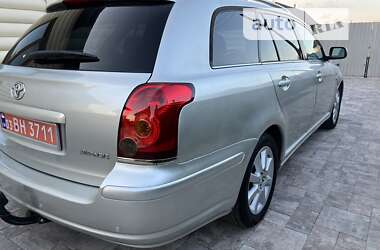 Універсал Toyota Avensis 2005 в Сарнах