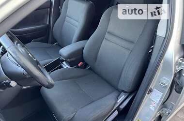 Універсал Toyota Avensis 2005 в Сарнах