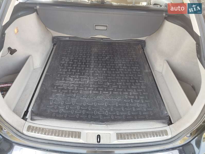 Універсал Toyota Avensis 2009 в Зорі