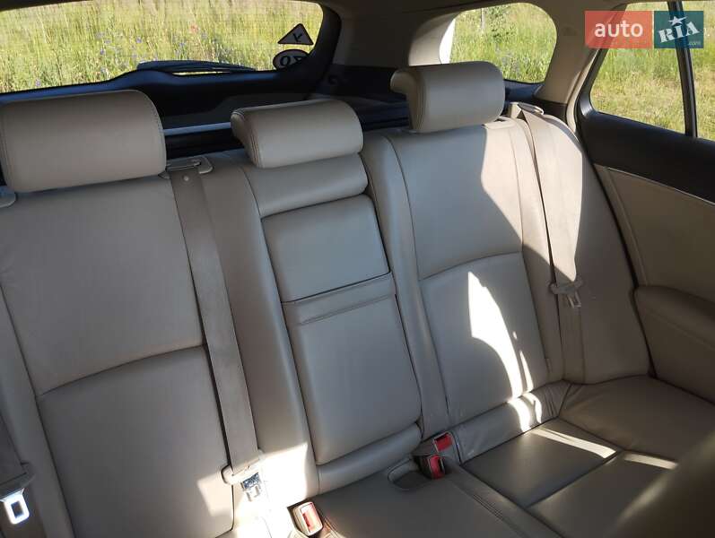 Універсал Toyota Avensis 2009 в Зорі