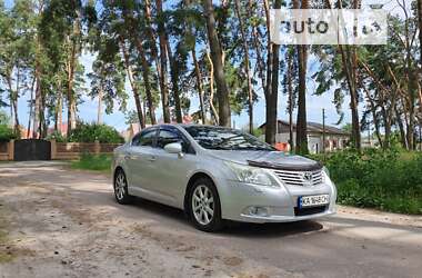 Седан Toyota Avensis 2012 в Чернигове