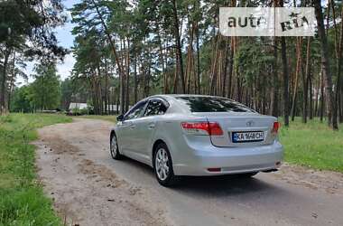 Седан Toyota Avensis 2012 в Чернигове