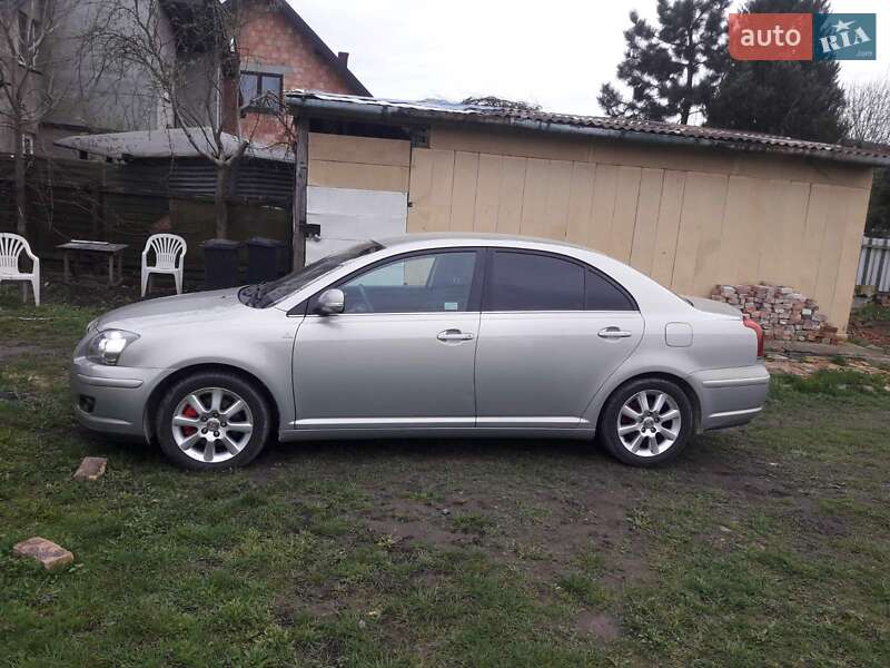 Седан Toyota Avensis 2007 в Львові
