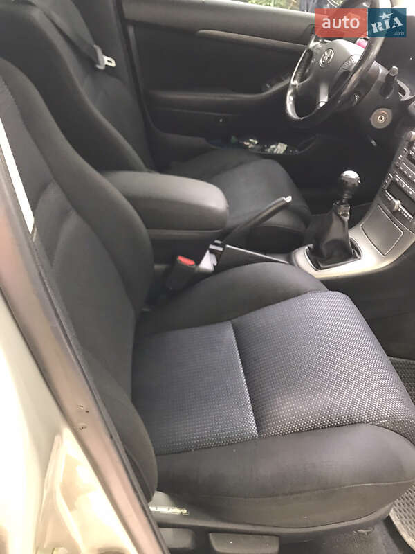 Универсал Toyota Avensis 2008 в Гайвороне