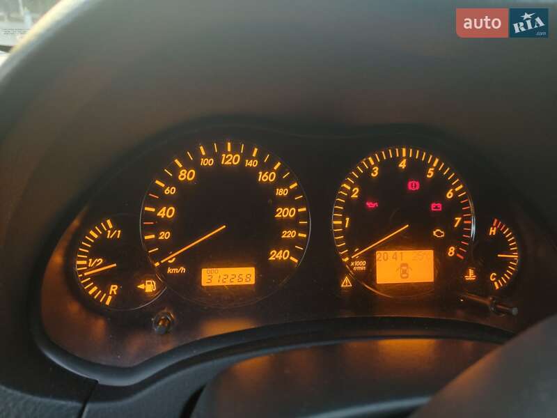 Седан Toyota Avensis 2008 в Днепре