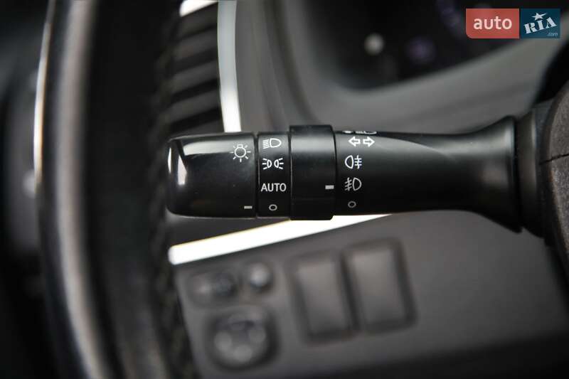 Седан Toyota Avensis 2012 в Харкові