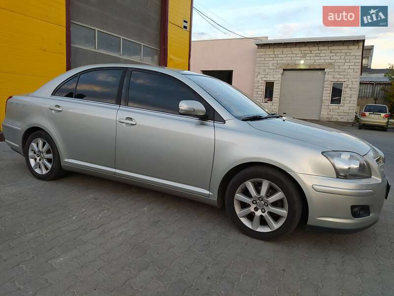 Седан Toyota Avensis 2007 в Львові
