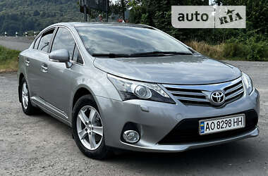 Седан Toyota Avensis 2012 в Хусті