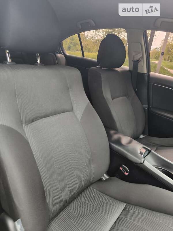 Седан Toyota Avensis 2010 в Кропивницком