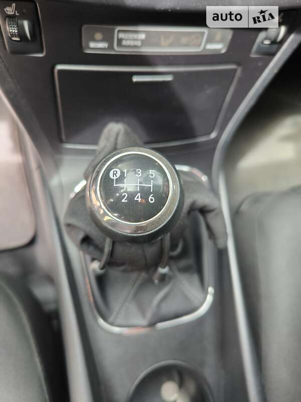 Седан Toyota Avensis 2010 в Кропивницком