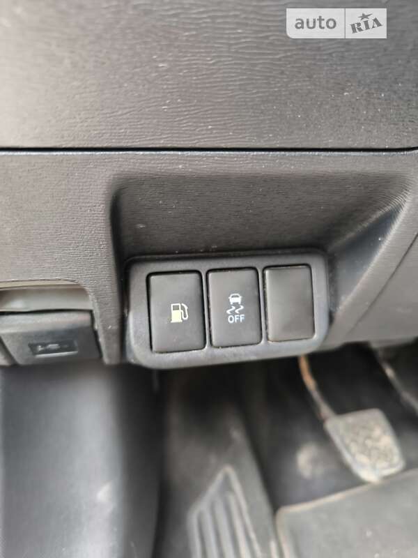 Седан Toyota Avensis 2010 в Кропивницком