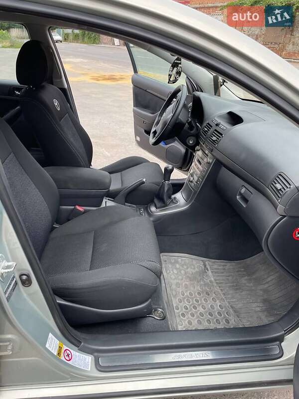 Универсал Toyota Avensis 2004 в Жмеринке