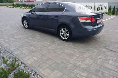 Седан Toyota Avensis 2010 в Луцьку