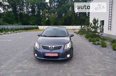 Седан Toyota Avensis 2010 в Луцьку