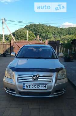 Седан Toyota Avensis 2004 в Львове