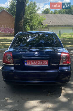 Седан Toyota Avensis 2006 в Карловке