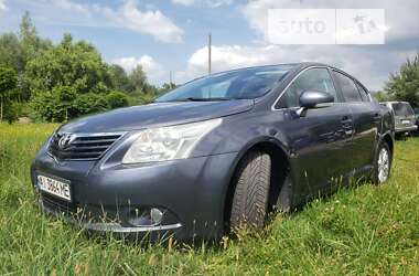 Седан Toyota Avensis 2011 в Львове