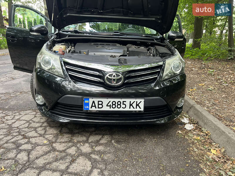 Универсал Toyota Avensis 2014 в Виннице