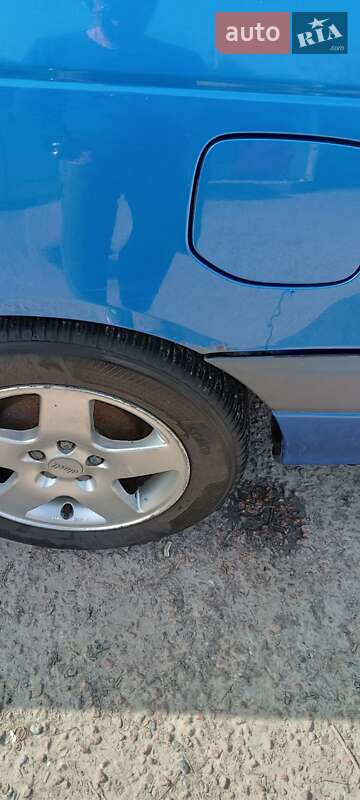 Универсал Toyota Avensis 1998 в Киеве