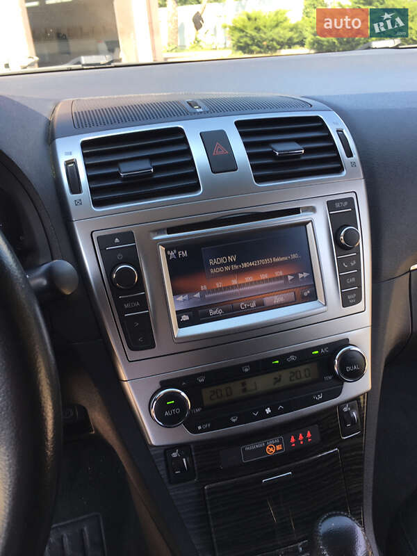 Седан Toyota Avensis 2015 в Василькове