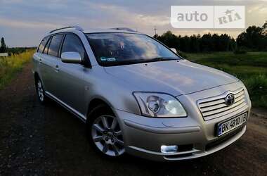 Универсал Toyota Avensis 2005 в Сарнах