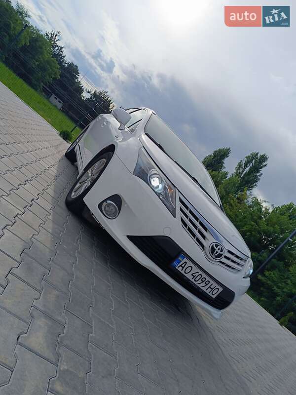 Toyota Avensis 2011