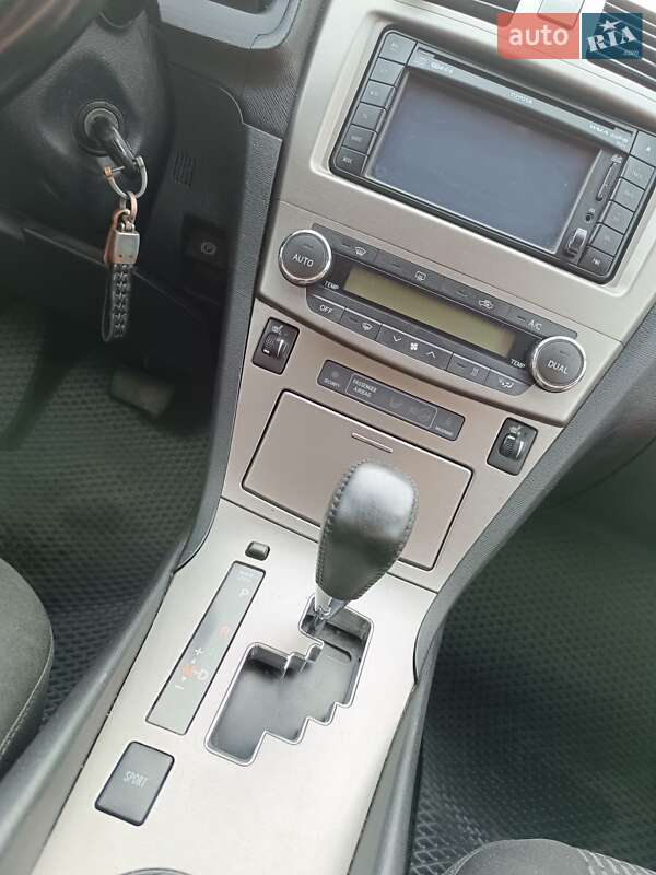 Универсал Toyota Avensis 2011 в Виноградове