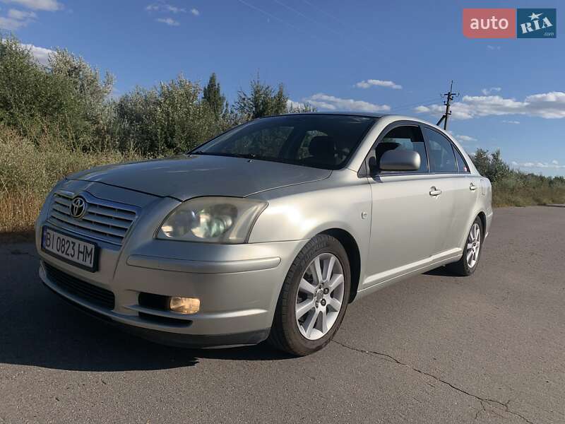 Лифтбек Toyota Avensis 2004 в Полтаве