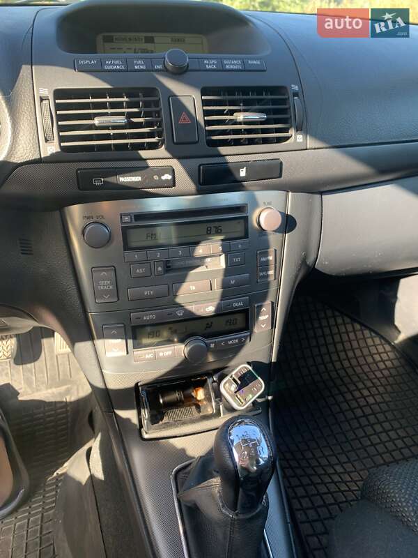 Лифтбек Toyota Avensis 2004 в Полтаве