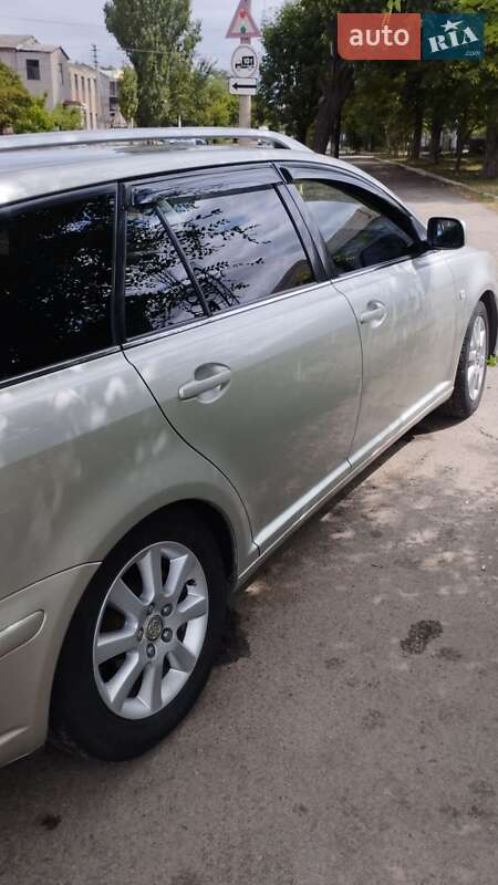 Универсал Toyota Avensis 2005 в Вознесенске