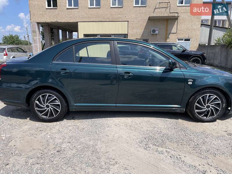 Седан Toyota Avensis 2003 в Житомирі