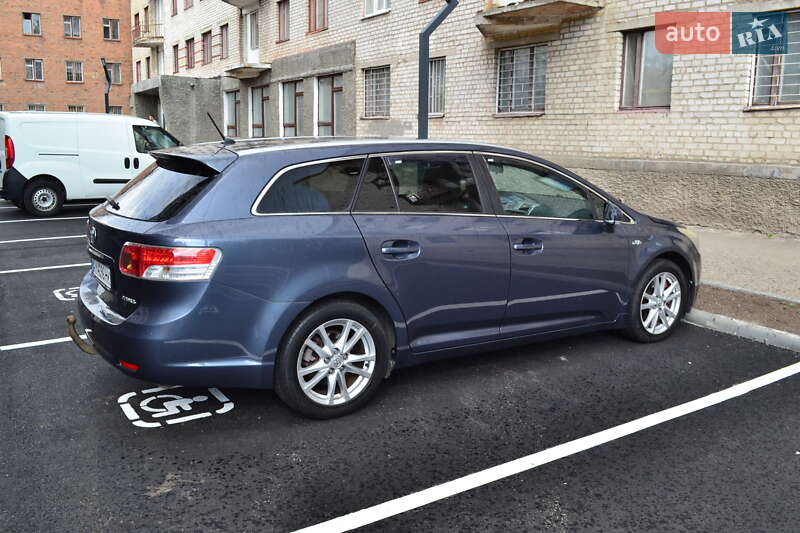 Универсал Toyota Avensis 2011 в Житомире