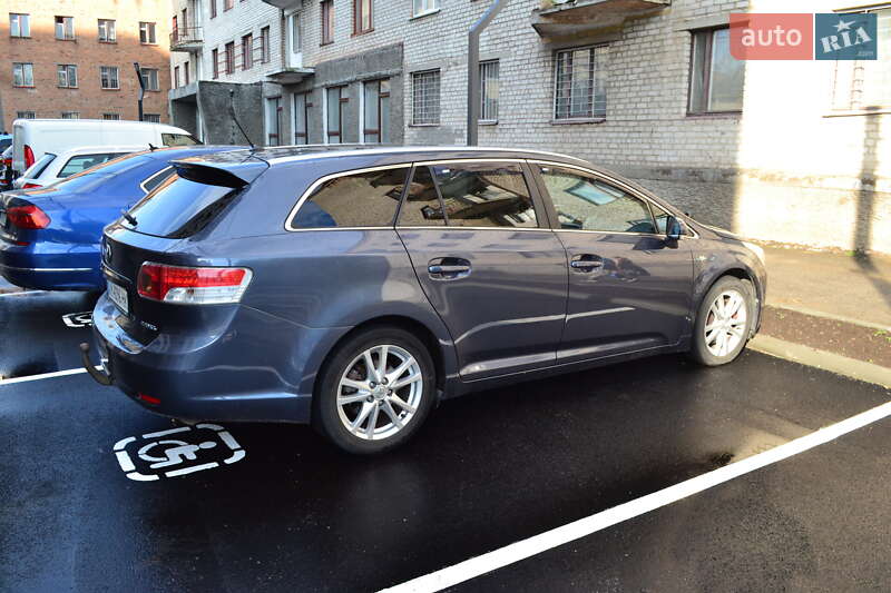 Универсал Toyota Avensis 2011 в Житомире