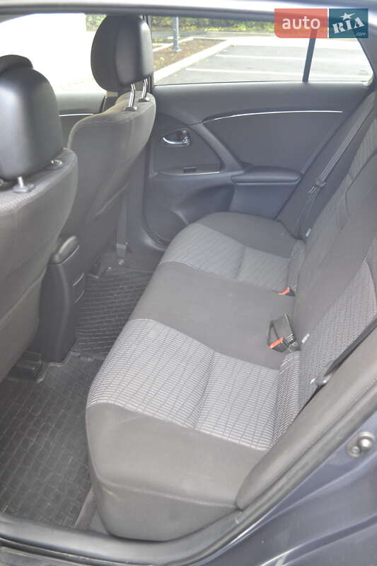 Универсал Toyota Avensis 2011 в Житомире