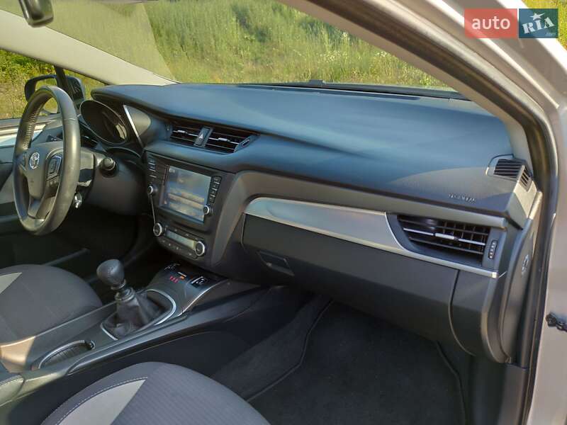 Универсал Toyota Avensis 2016 в Харькове