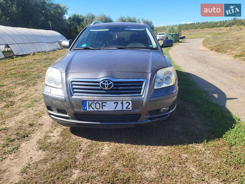 Универсал Toyota Avensis 2006 в Обухове