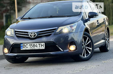 Седан Toyota Avensis 2012 в Самборе