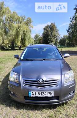 Универсал Toyota Avensis 2008 в Гребенке