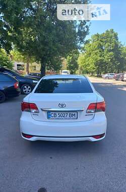 Седан Toyota Avensis 2012 в Чернігові