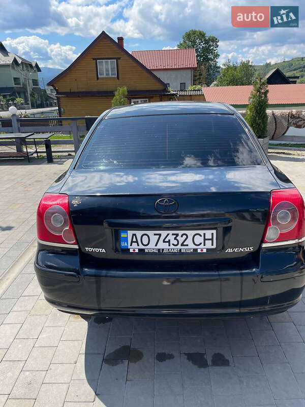 Седан Toyota Avensis 2008 в Лазещине