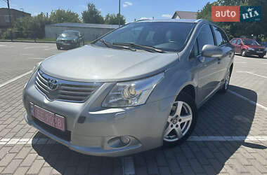 Универсал Toyota Avensis 2010 в Нововолынске