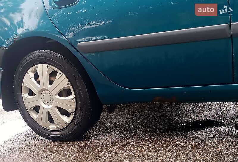 Лифтбек Toyota Avensis 1999 в Измаиле