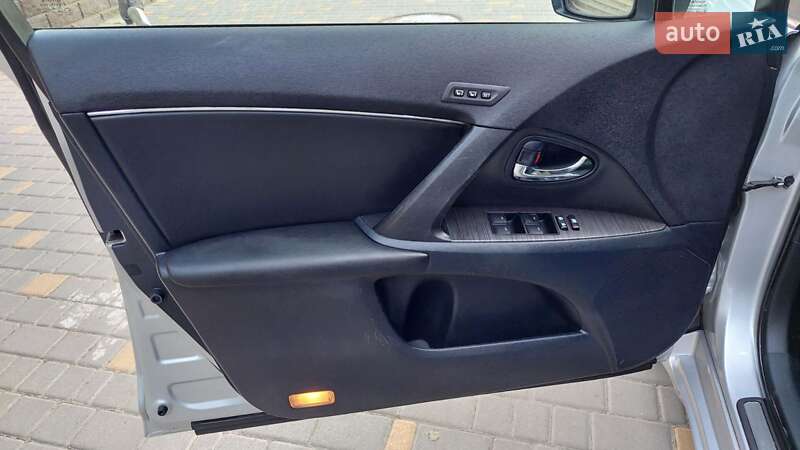 Седан Toyota Avensis 2009 в Одесі