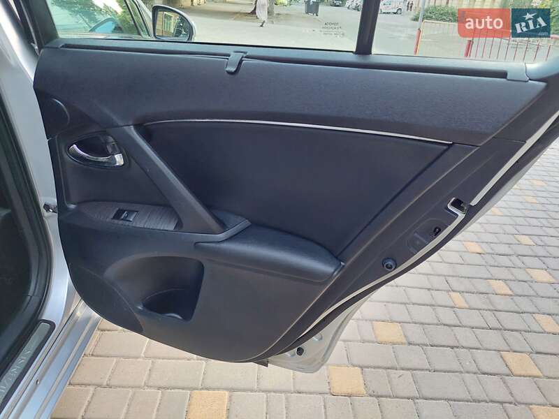 Седан Toyota Avensis 2009 в Одесі