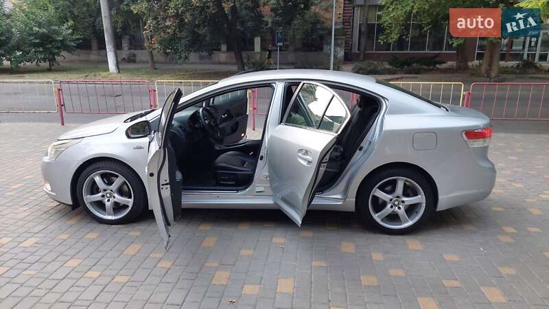 Седан Toyota Avensis 2009 в Одесі